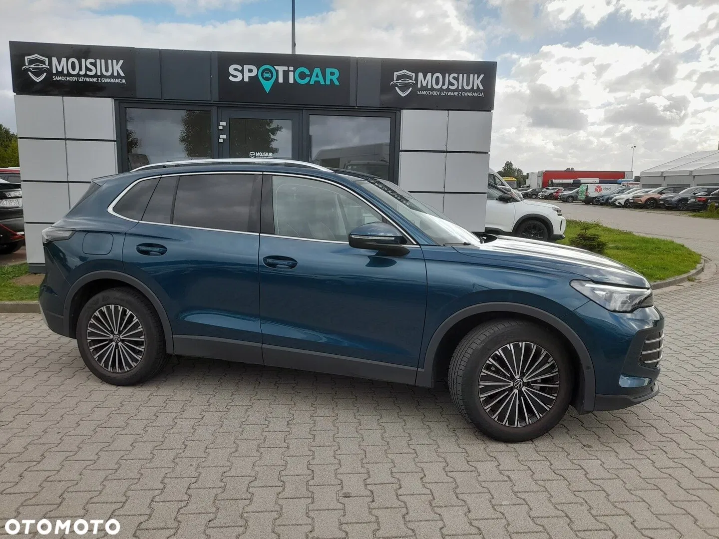2024 Volkswagen Tiguan, photograph 4
