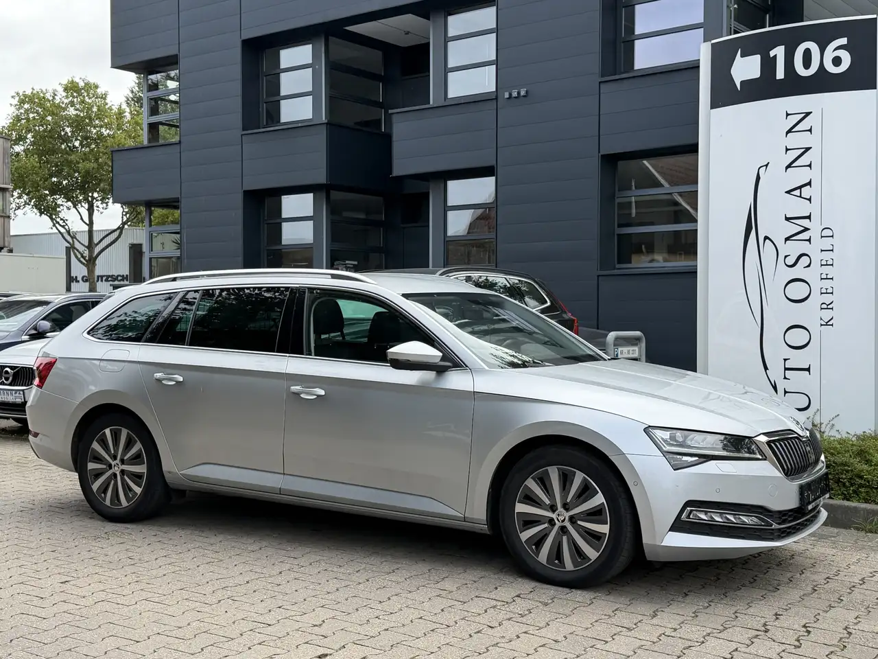 Skoda Superb Combi 2.0 TDI DSG Style | ACC | 360°KAM. — photo 1 of 15
