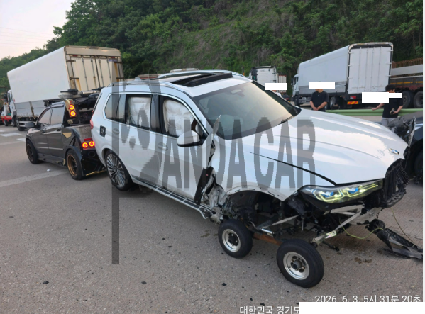 2022 BMW X7 xDrive40d, photograph 2