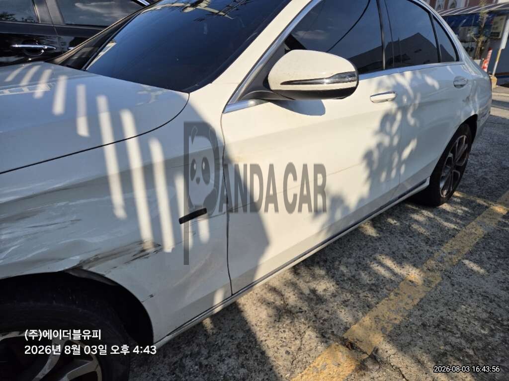 2018 Mercedes-Benz C350 e, photograph 3