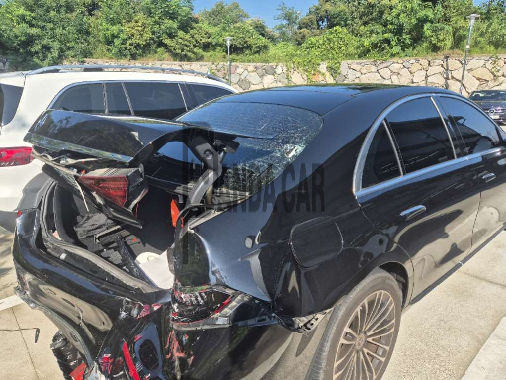 2022 Mercedes-Benz S350 d, photograph 4