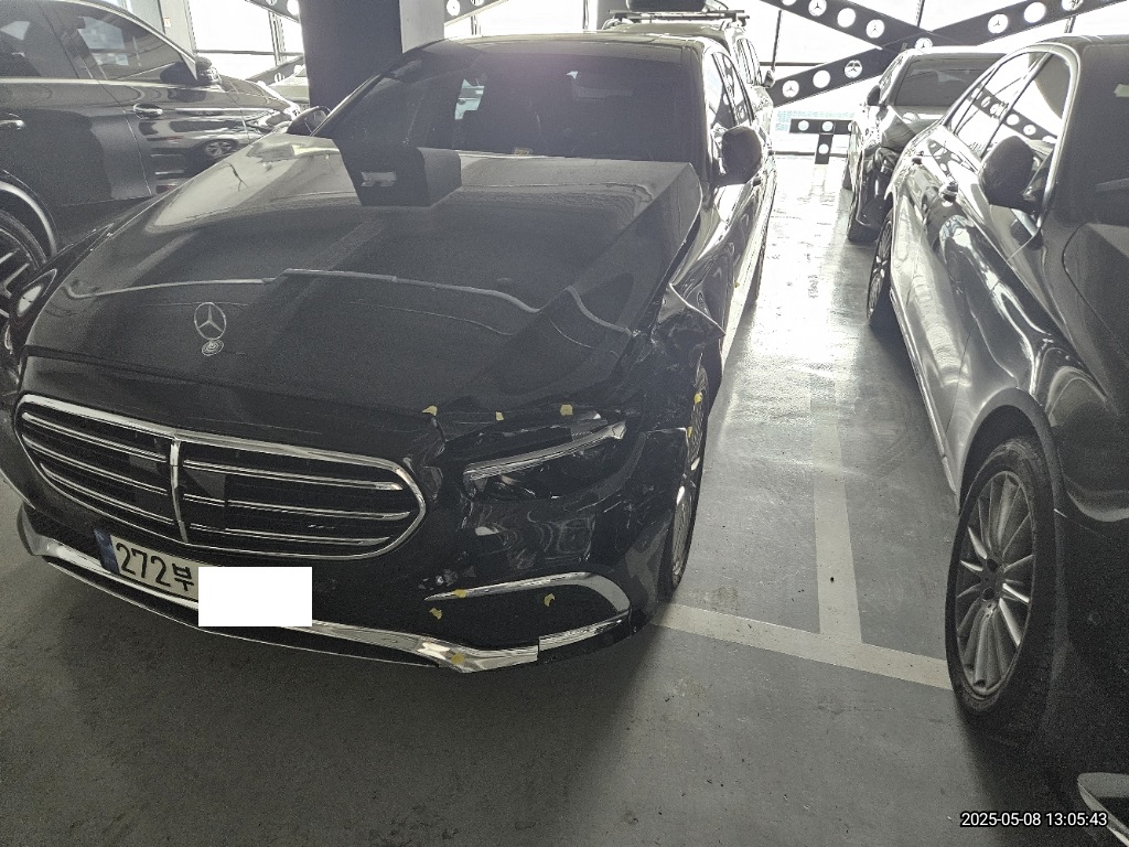 2023 Mercedes-Benz E250, photograph 3