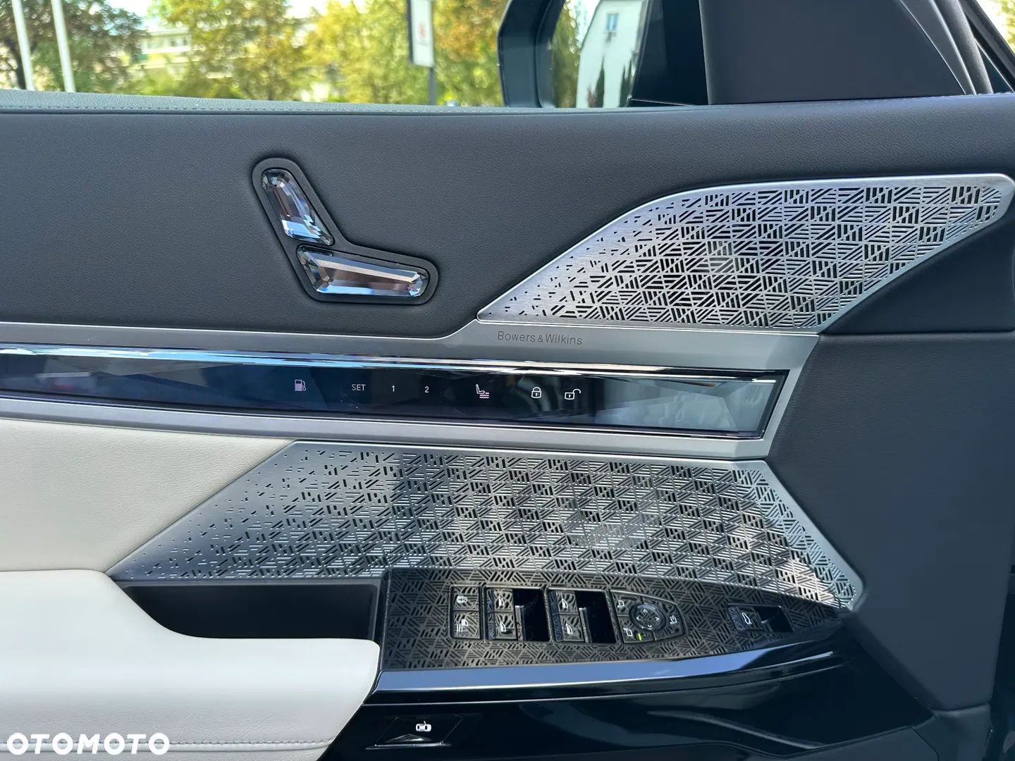 2026 BMW Seria 7 M760e PHEV xDrive Individual Edition sport, photograph 11