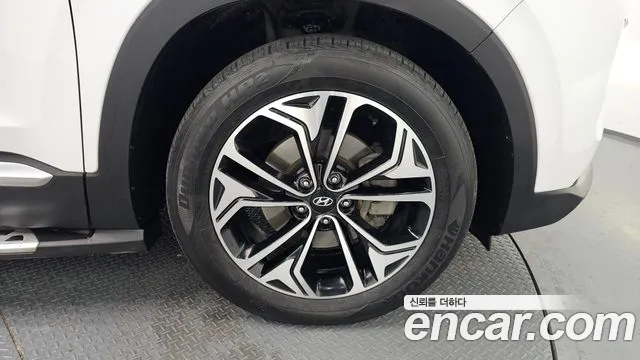 2019 Hyundai Santafe Diesel 2.0 2WD, photograph 1