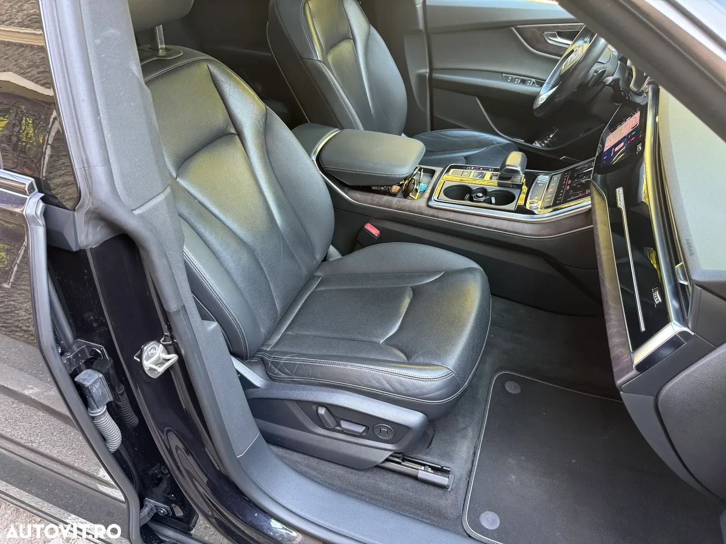 2019 Audi Q8 SUV TFSI quattro 250 kW tiptronic S line business, photograph 7