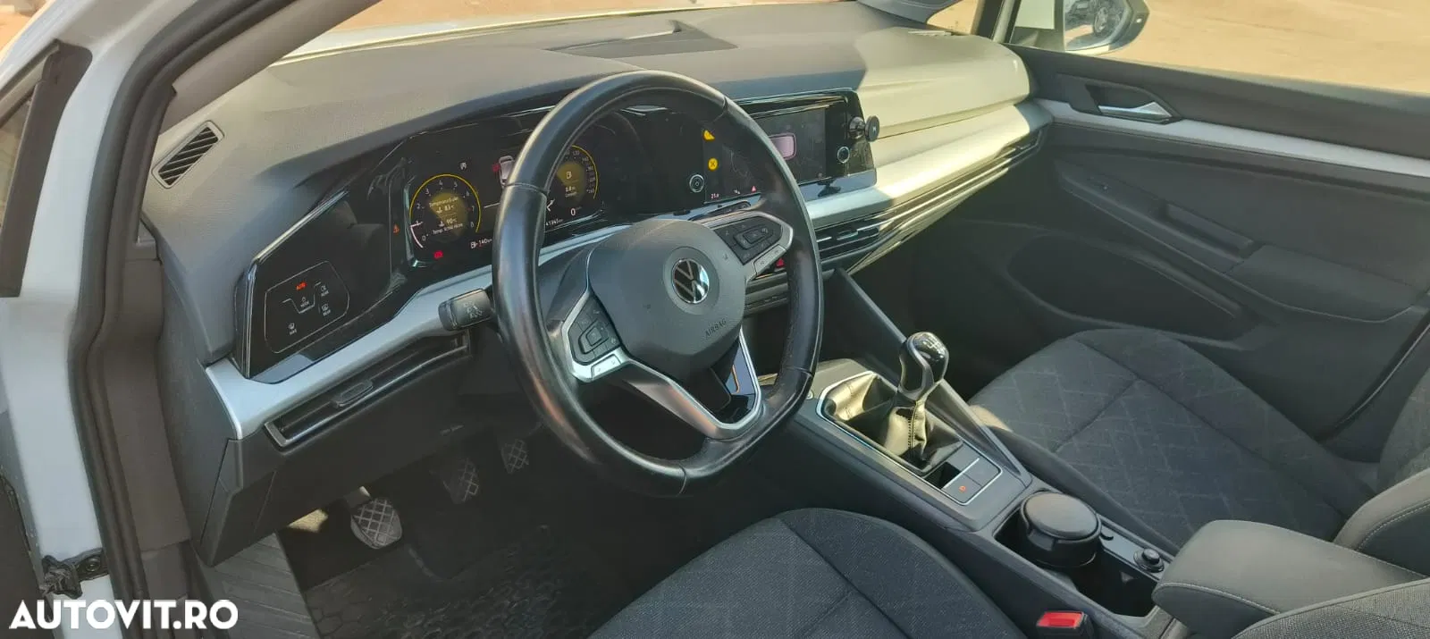 2021 Volkswagen Golf 1.0 TSI Life, photograph 10