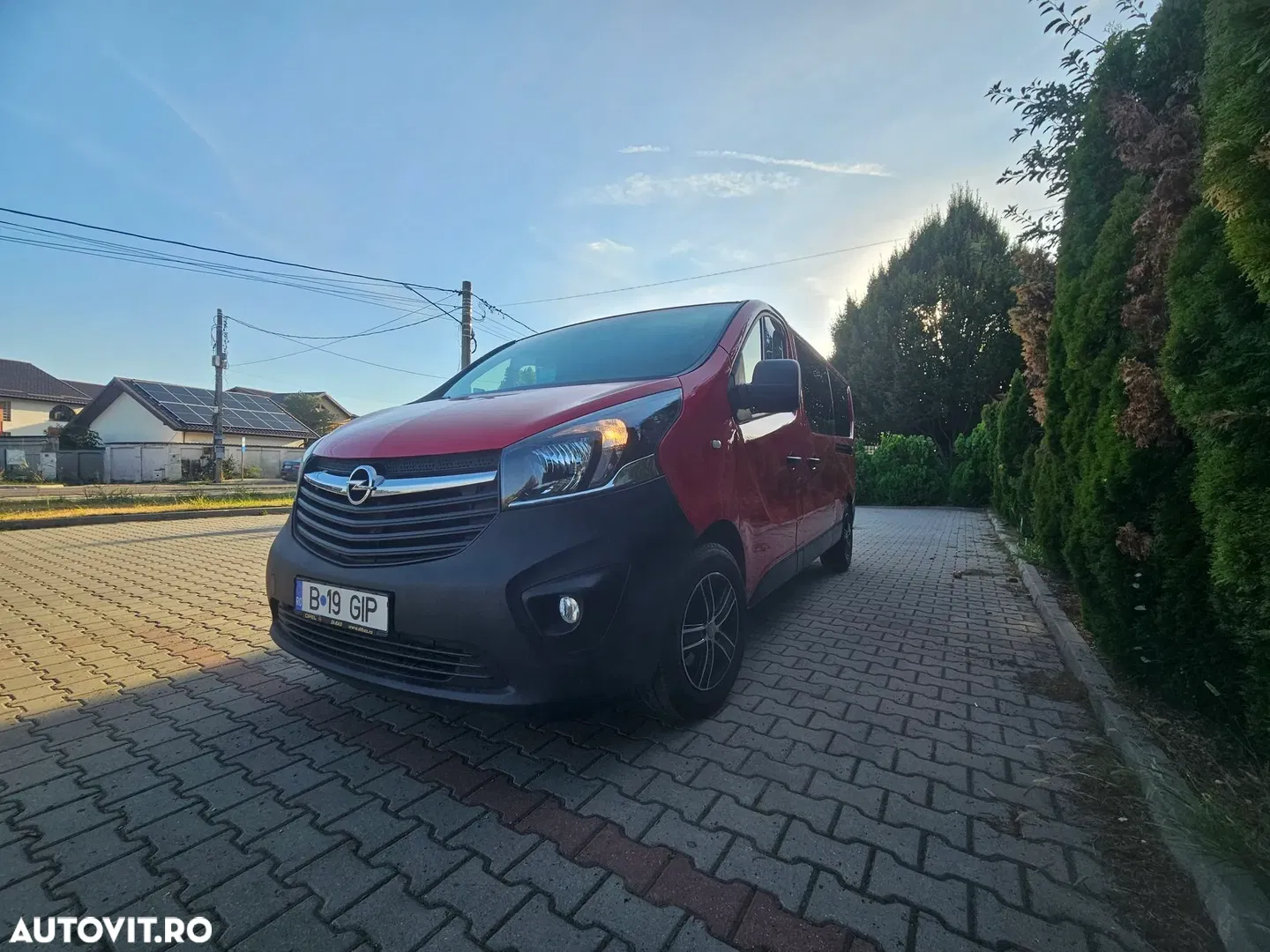 2016 Opel Vivaro, photograph 1