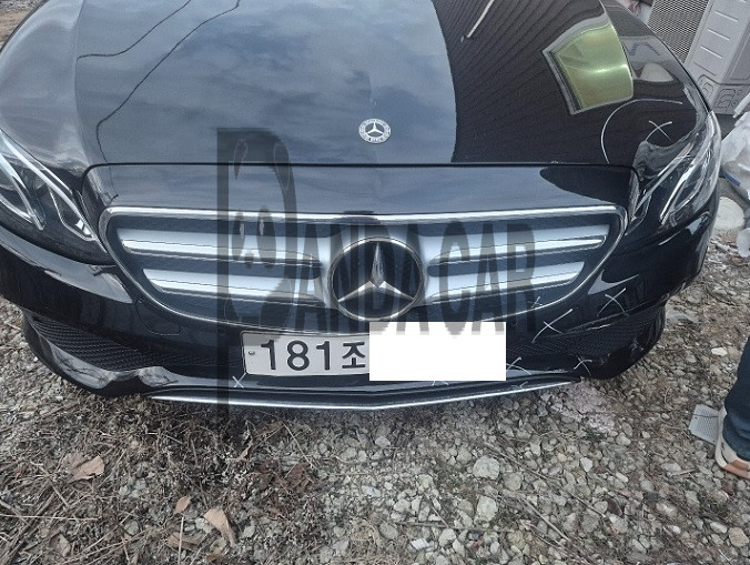 2019 Mercedes-Benz E300, photograph 4