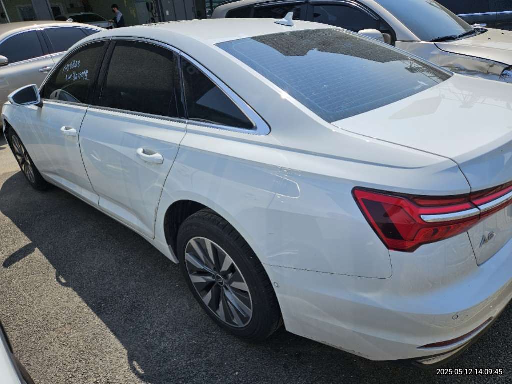 2021 Audi A6 45 TFSI, photograph 3
