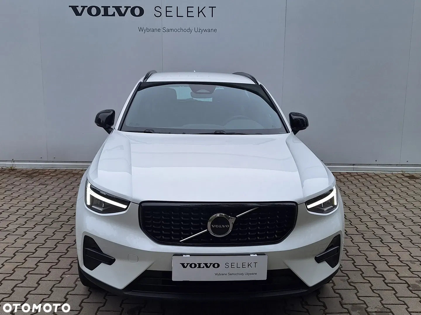 2025 Volvo XC 40 B3 Plus Dark, photograph 4