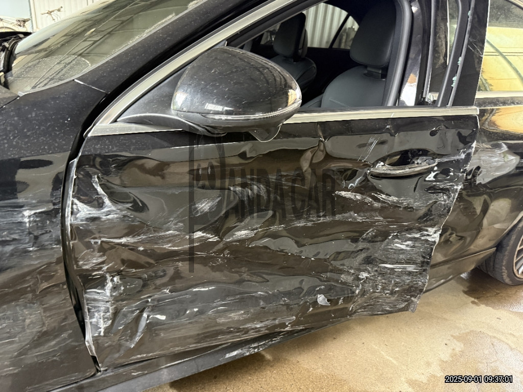 2024 Mercedes-Benz C 300 4MATIC, photograph 4