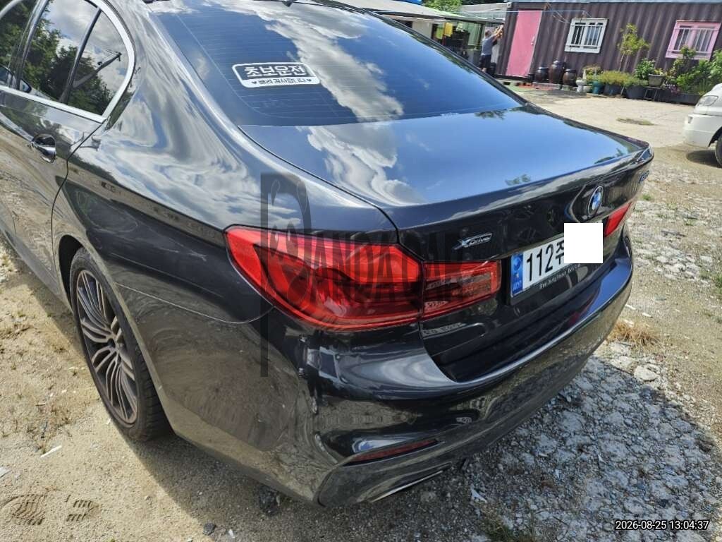 2020 BMW 530i xDrive M Sport Package, photograph 5