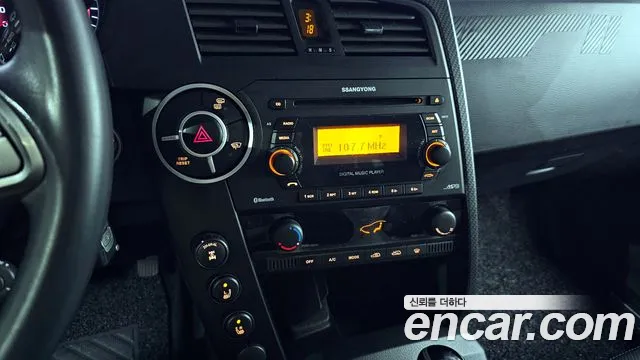 2015 KG_Mobility_Ssangyong KORANDO CX7 4WD, photograph 4