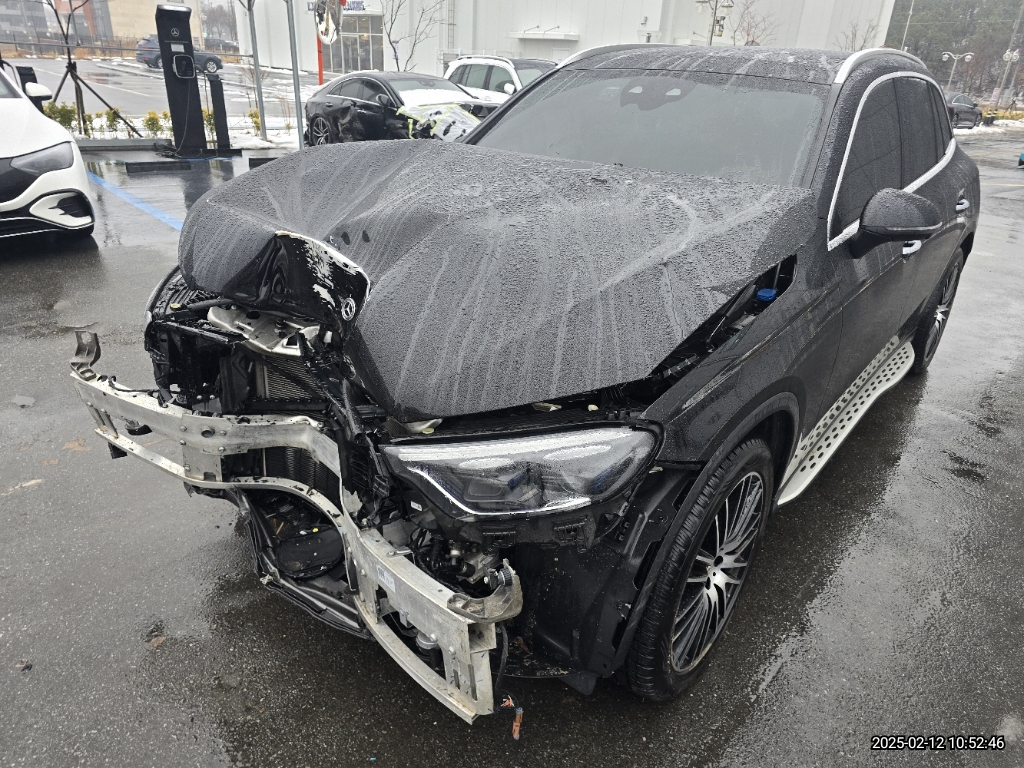 2023 Mercedes-Benz GLC220 d 4MATIC, photograph 2