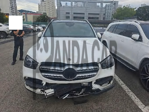 2021 Mercedes-Benz GLE350 e 4MATIC, photograph 1