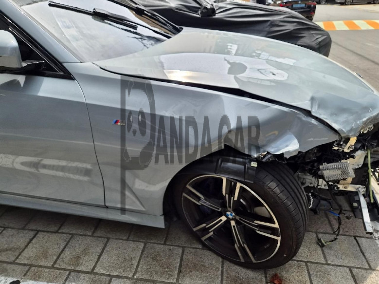 2026 BMW 320i, photograph 2