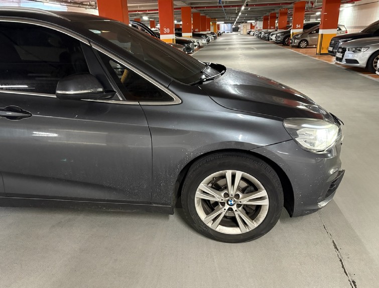 2017 BMW Active Tourer, photograph 3