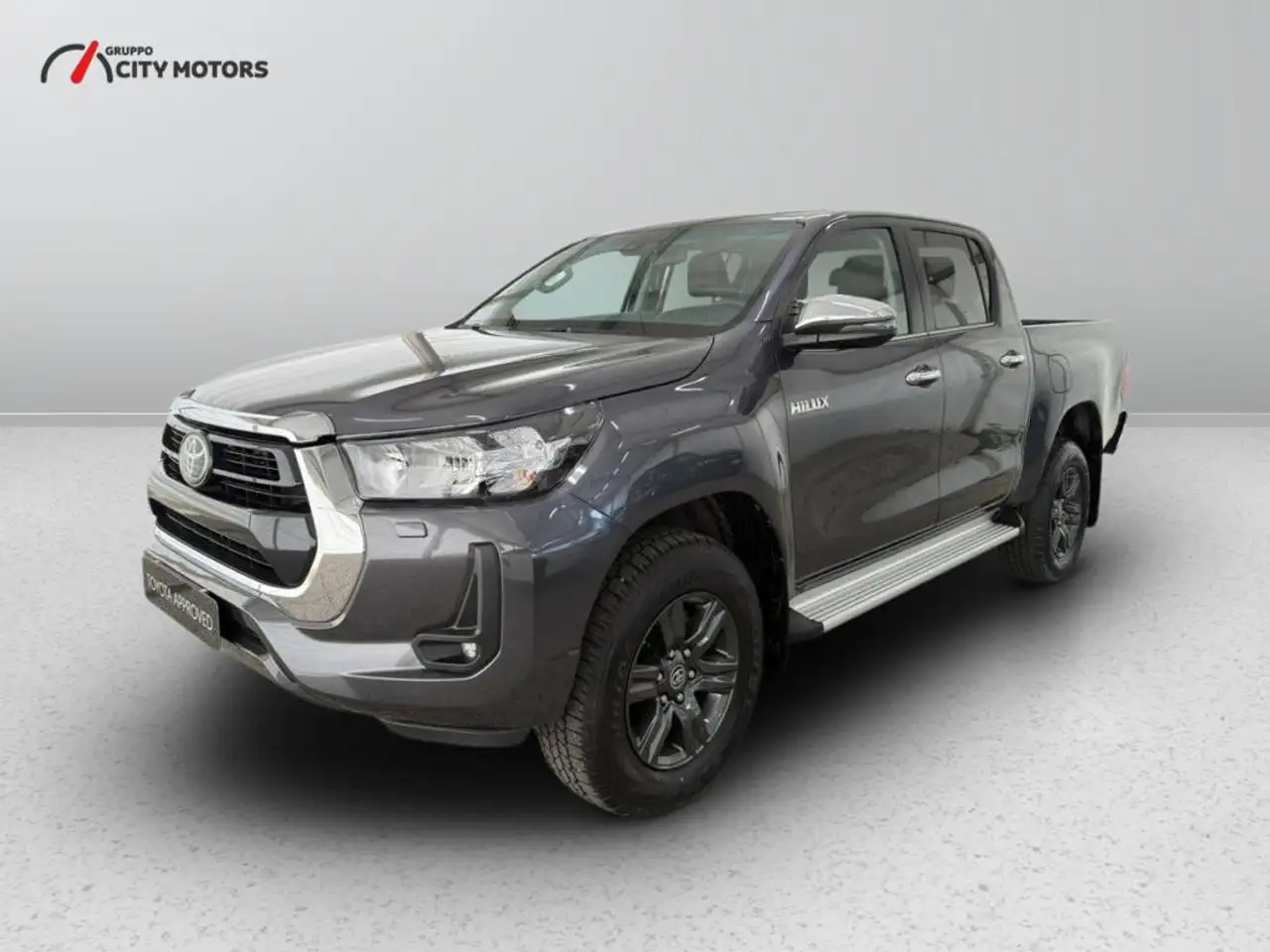 Toyota Hilux 2.4 d-4d double cab Lounge auto — photo 1 of 10