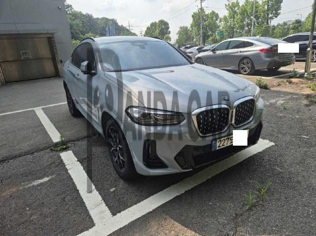 2024 BMW X4 xDrive20i, photograph 1