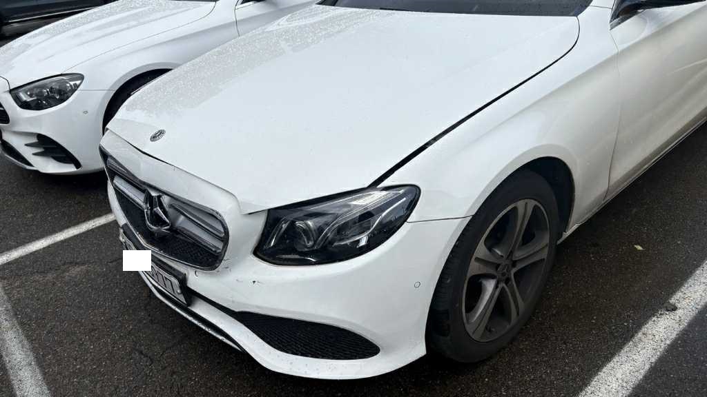 2019 Mercedes-Benz E220 d, photograph 3