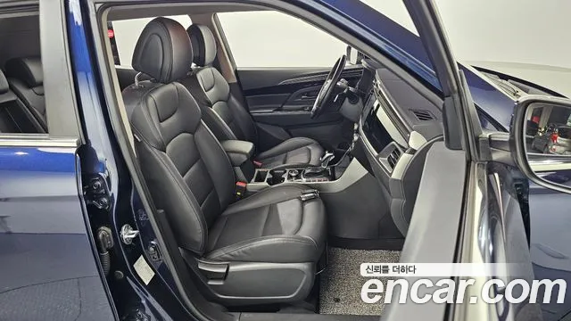 KG_Mobility_Ssangyong KORANDO Gasoline 1.5 4WD C5 — photo 1 of 32