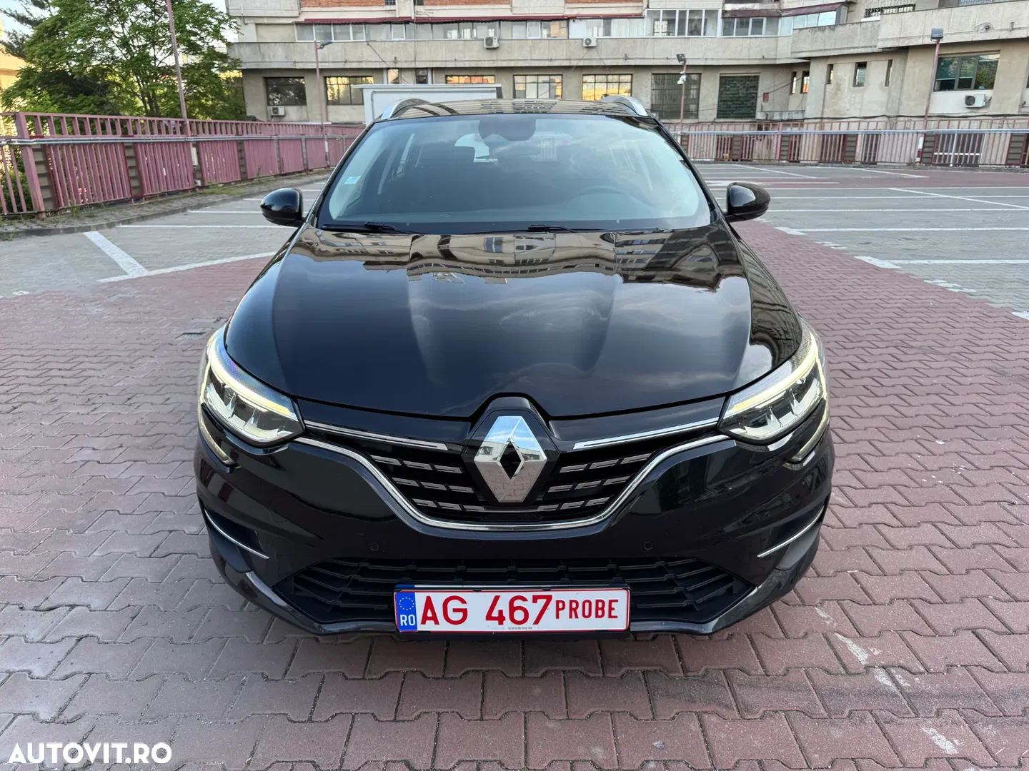 2021 Renault Megane E-TECH 160 INTENS, photograph 3