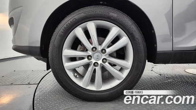 2011 Hyundai Tucson Diesel 2WD LX20, photograph 10