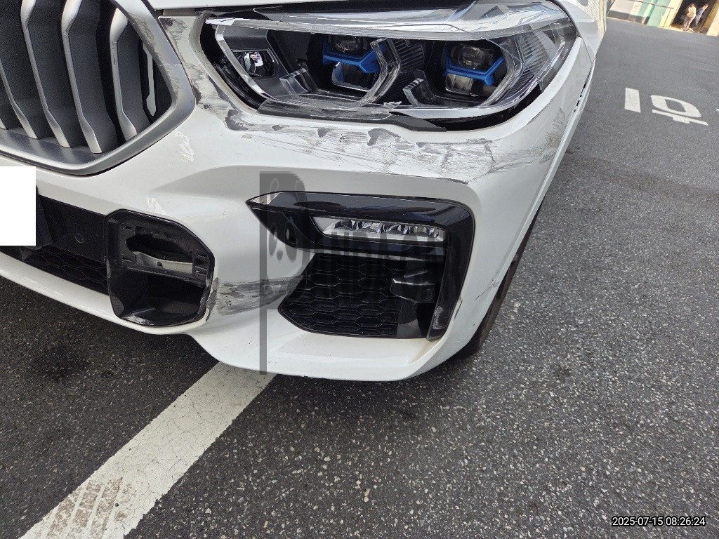 2020 BMW X6 xDrive40i M Sport Package, photograph 4