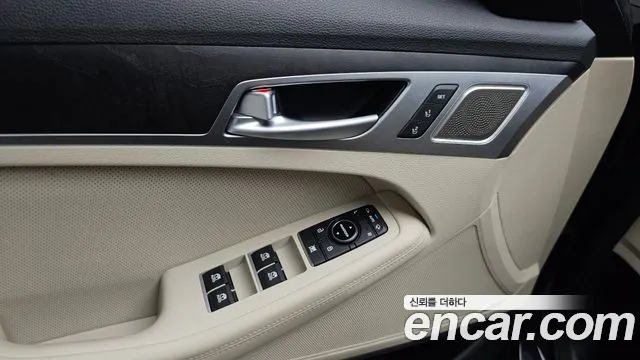 2016 Genesis G80 3.8 GDI AWD, photograph 3
