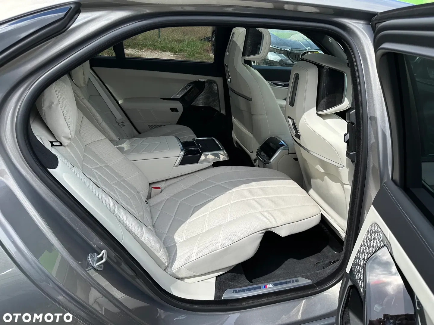 2025 BMW Seria 7 740d xDrive mHEV M Sport sport, photograph 9