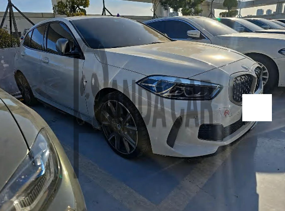 2024 BMW M135i xDrive, photograph 3