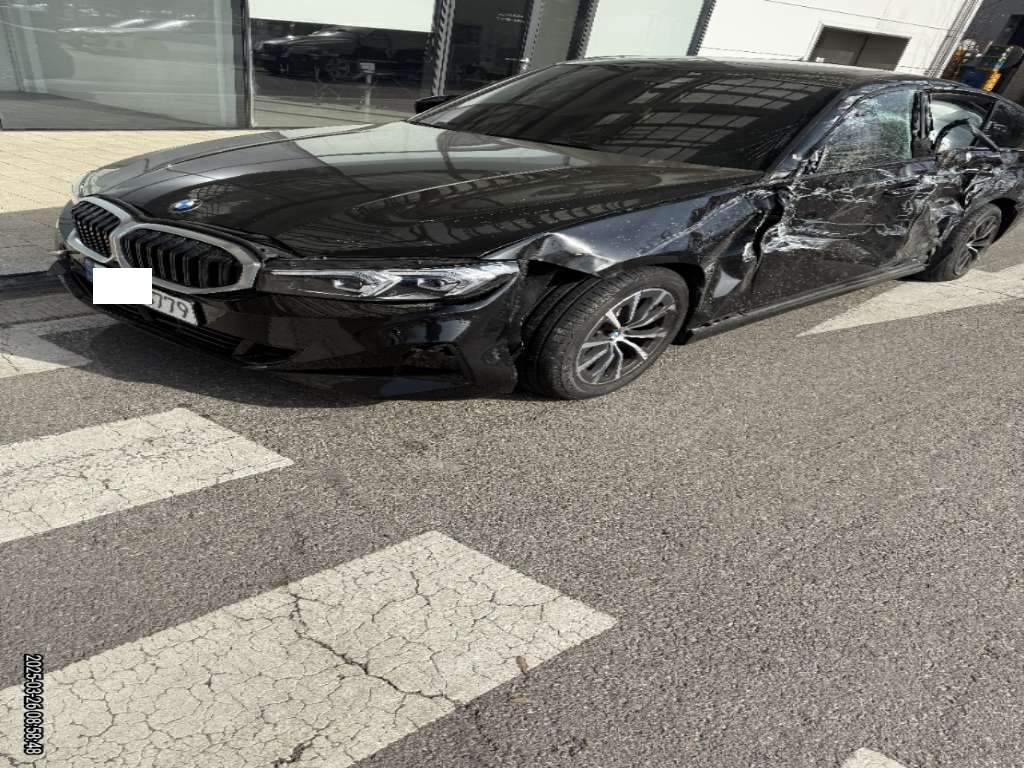 2023 BMW 320i, photograph 1