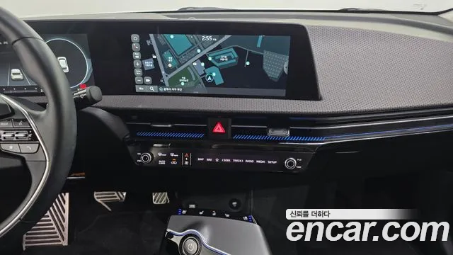 Kia EV6 Long Range — photo 1 of 20