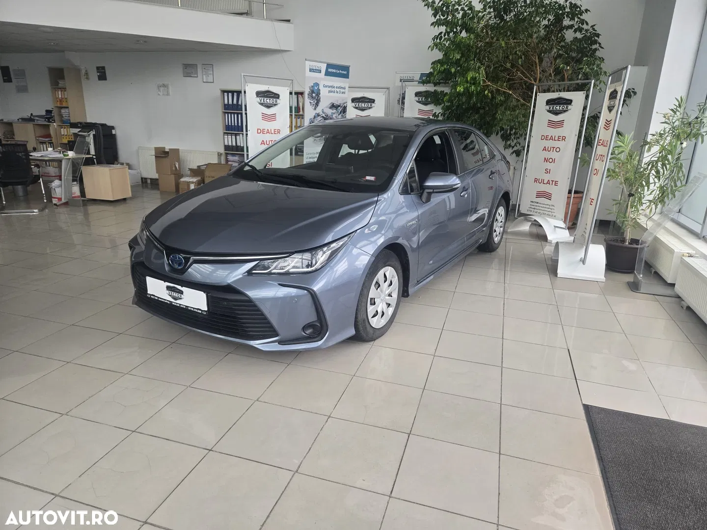 Toyota Corolla 1.8 HSD Business — photo 1 of 19