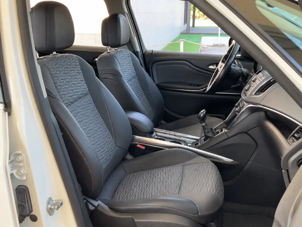 2015 Opel Zafira Tourer 1.6CDTi S/S Excellence 136, photograph 7