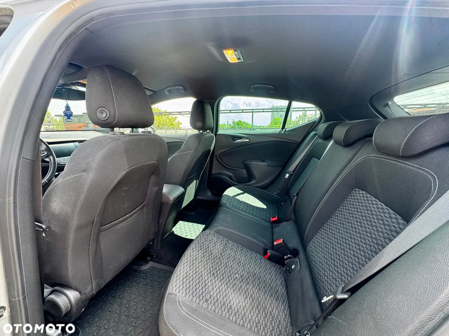 2018 Opel Astra, photograph 11