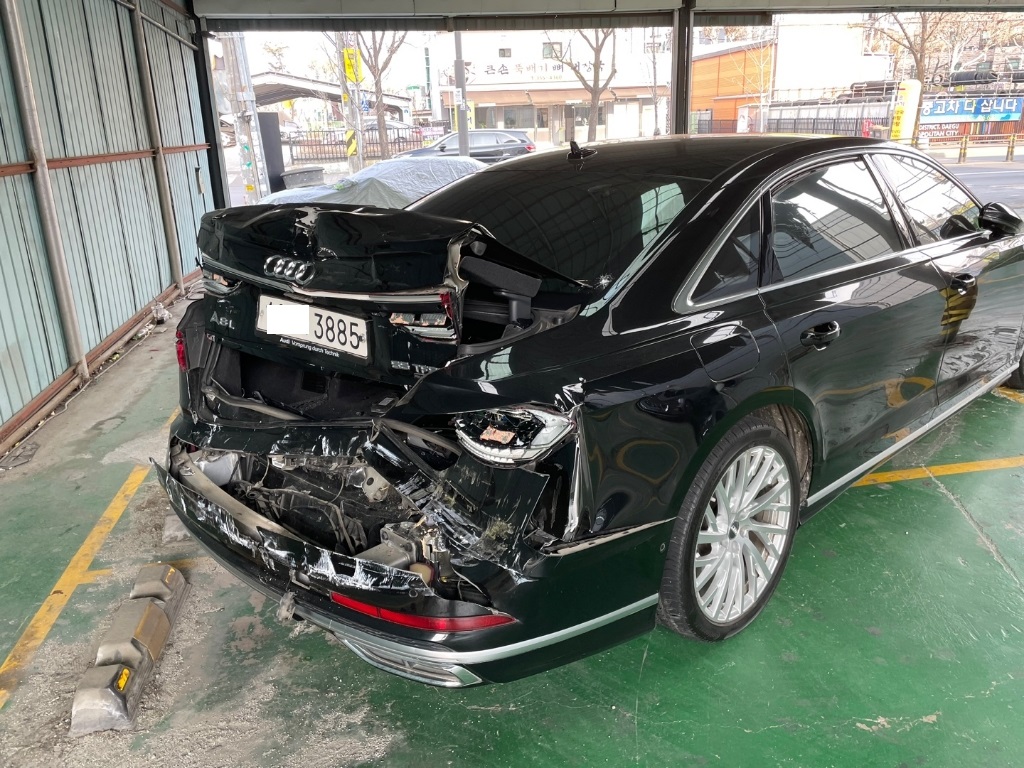 2020 Audi A8L 55 TFSI quattro, photograph 5