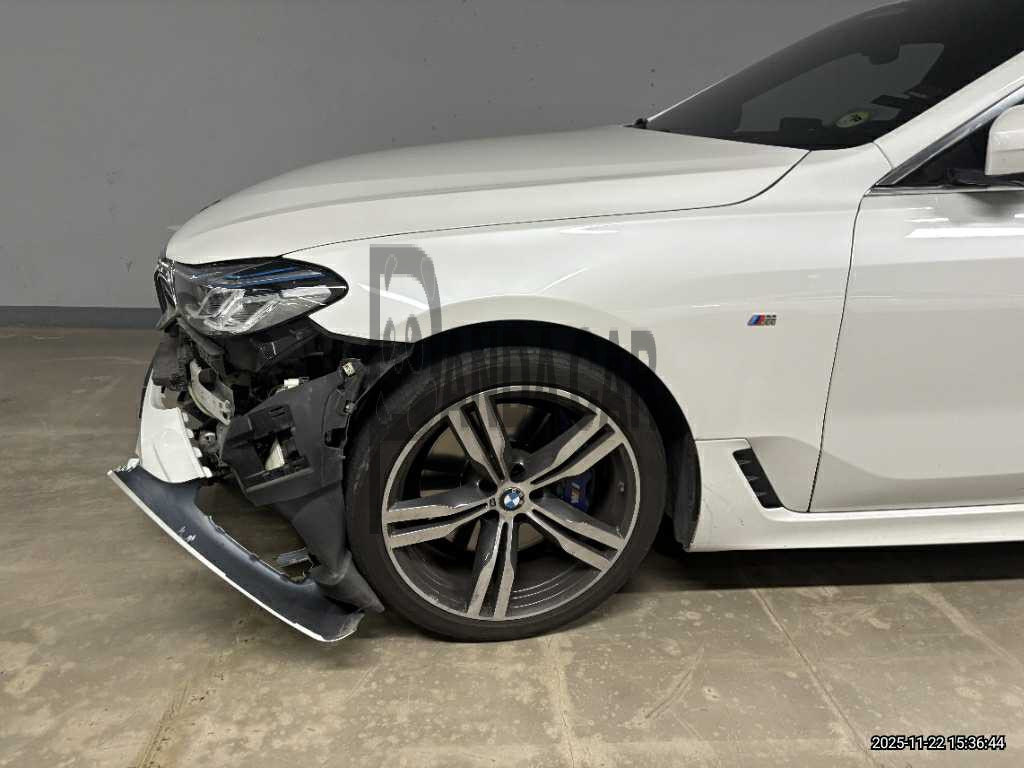 2022 BMW 630i xDrive, photograph 2