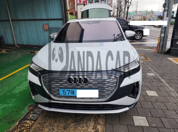 2022 Audi Q4 Sportback e-tron 40, photograph 1