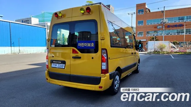 Renault-KoreaSamsung Master School Bus — photo 1 of 20