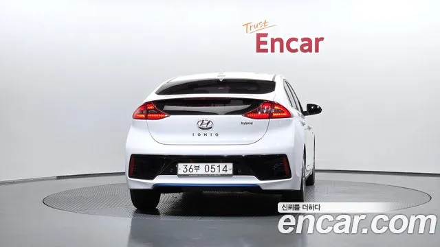 2016 Hyundai Ioniq N, photograph 1