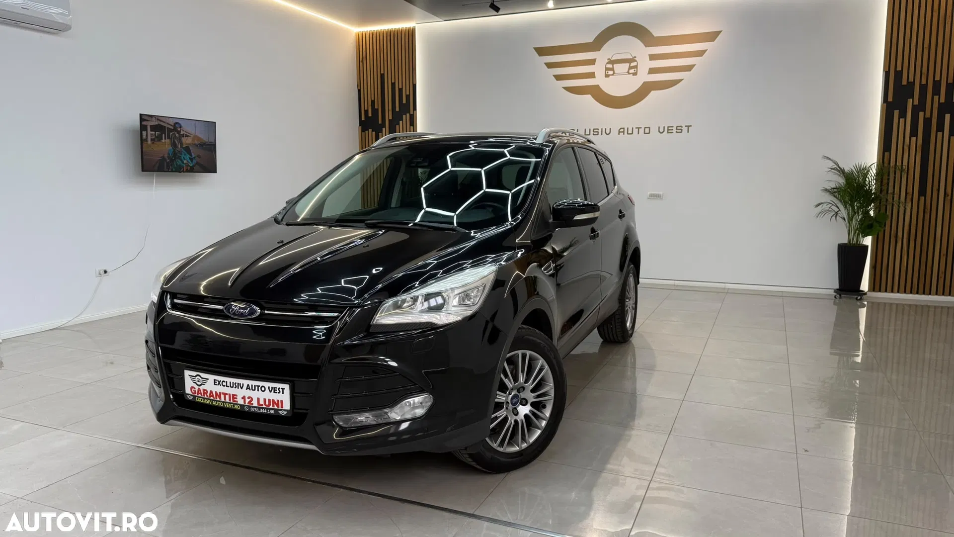 2013 Ford Kuga, photograph 2
