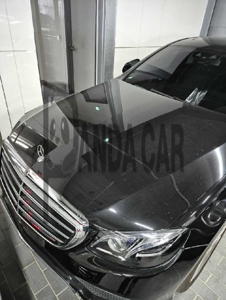 2018 Mercedes-Benz E300 4Matic, photograph 1