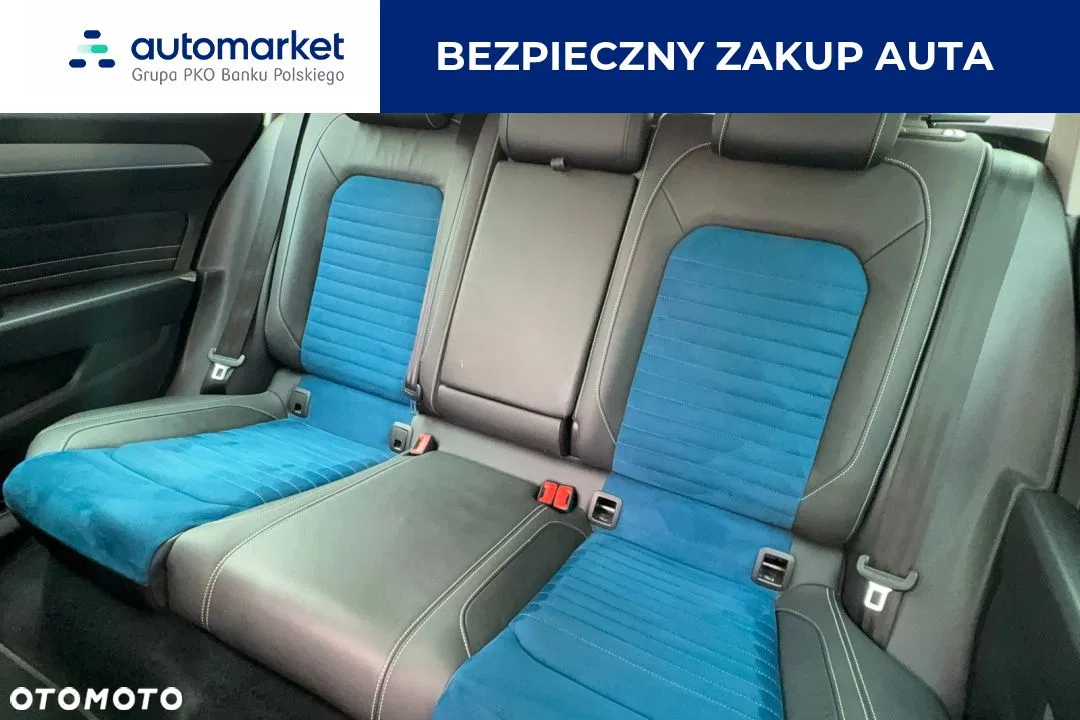 2022 Volkswagen Passat, photograph 9