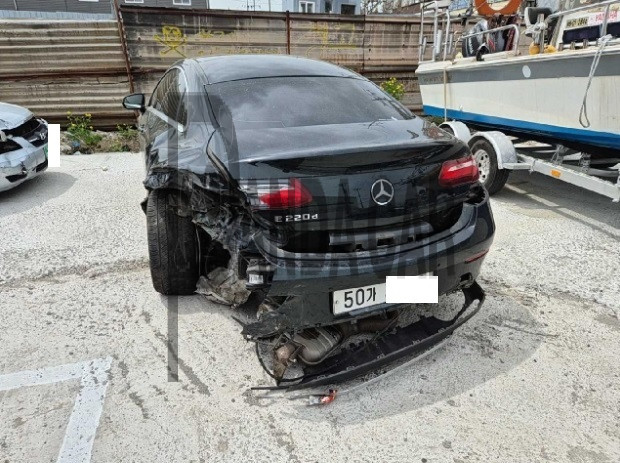 2017 Mercedes-Benz E220 d Coupe, photograph 4