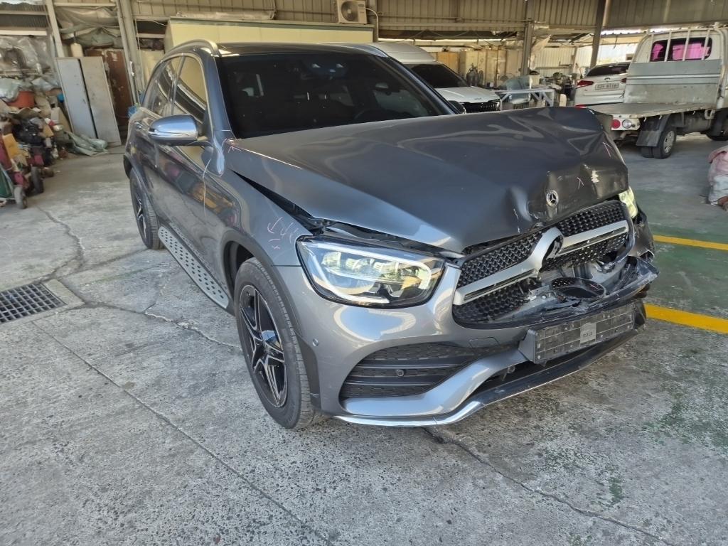 2022 Mercedes-Benz GLC300 4MATIC, photograph 5