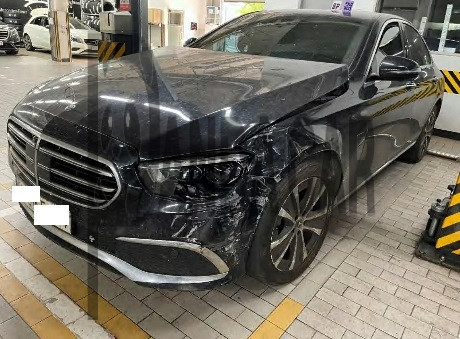2021 Mercedes-Benz E300 e 4MATIC, photograph 4
