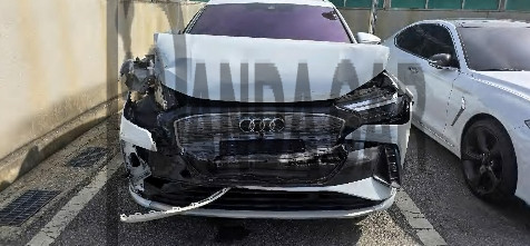2022 Audi Q4 e-tron 40, photograph 1