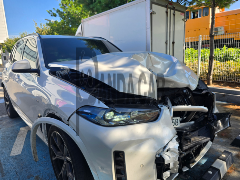 2025 BMW X5 xDrive40i, photograph 5