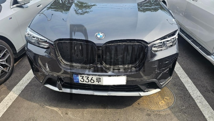 2024 BMW X4 xDrive20i, photograph 1